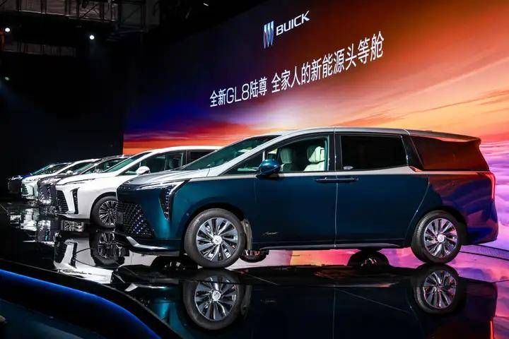 全新GL8陸尊:24小時訂單破萬,MPV王者如何征服新能源時代?