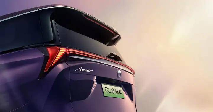 全新GL8陸尊:24小時訂單破萬,MPV王者如何征服新能源時代?