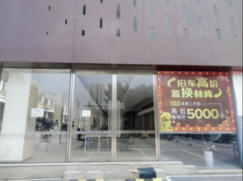 林肯的黃昏:當美式豪華淪為“雜物堆”旁的招租廣告