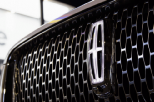 林肯的黃昏:當美式豪華淪為“雜物堆”旁的招租廣告