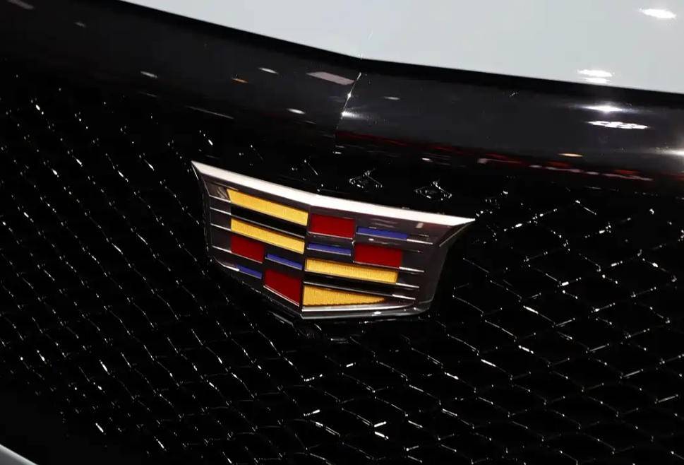 凱迪拉克豁出去了!新款XT5限時價22.99萬起,這回銷量要上漲?