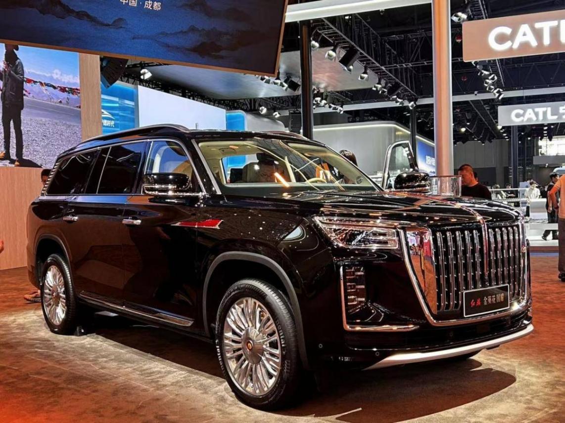 紅旗成都車展“攻守道”:金葵花守豪華之正,天工系列攻年輕之奇