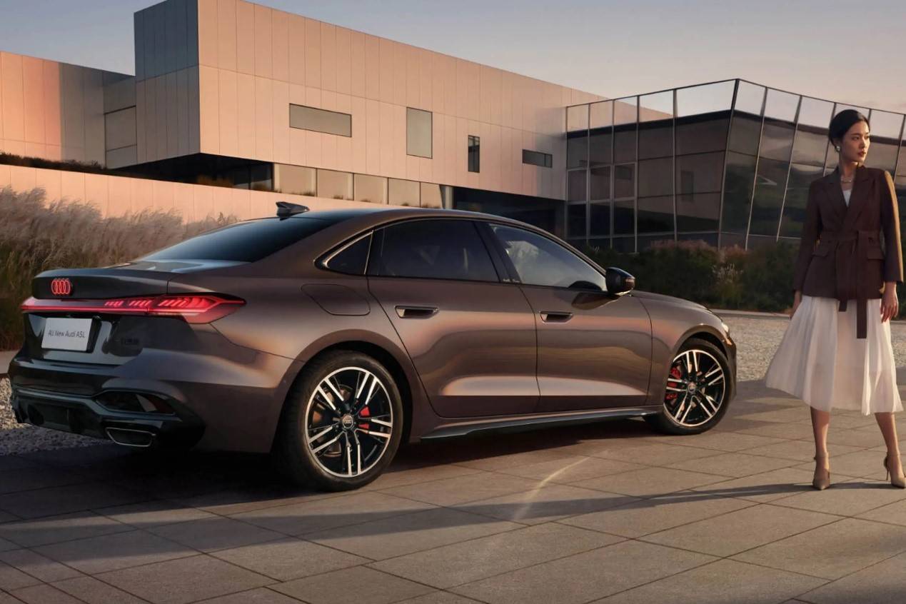 上汽奧迪旗下雙品牌亮相成都,演繹電動豪華與燃油經典