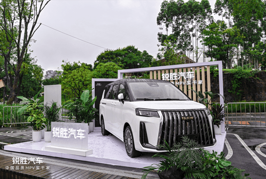 當MPV市場兩極分化,銳勝能否成為清醒的突圍者?