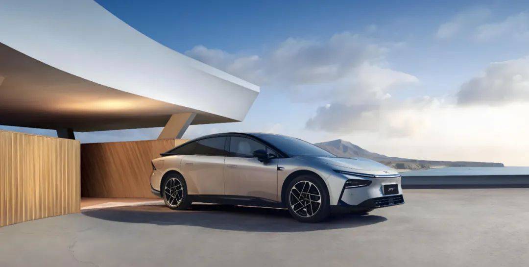 全新P7上市的背后:小鵬P7+的膠,傷了老車主的腰