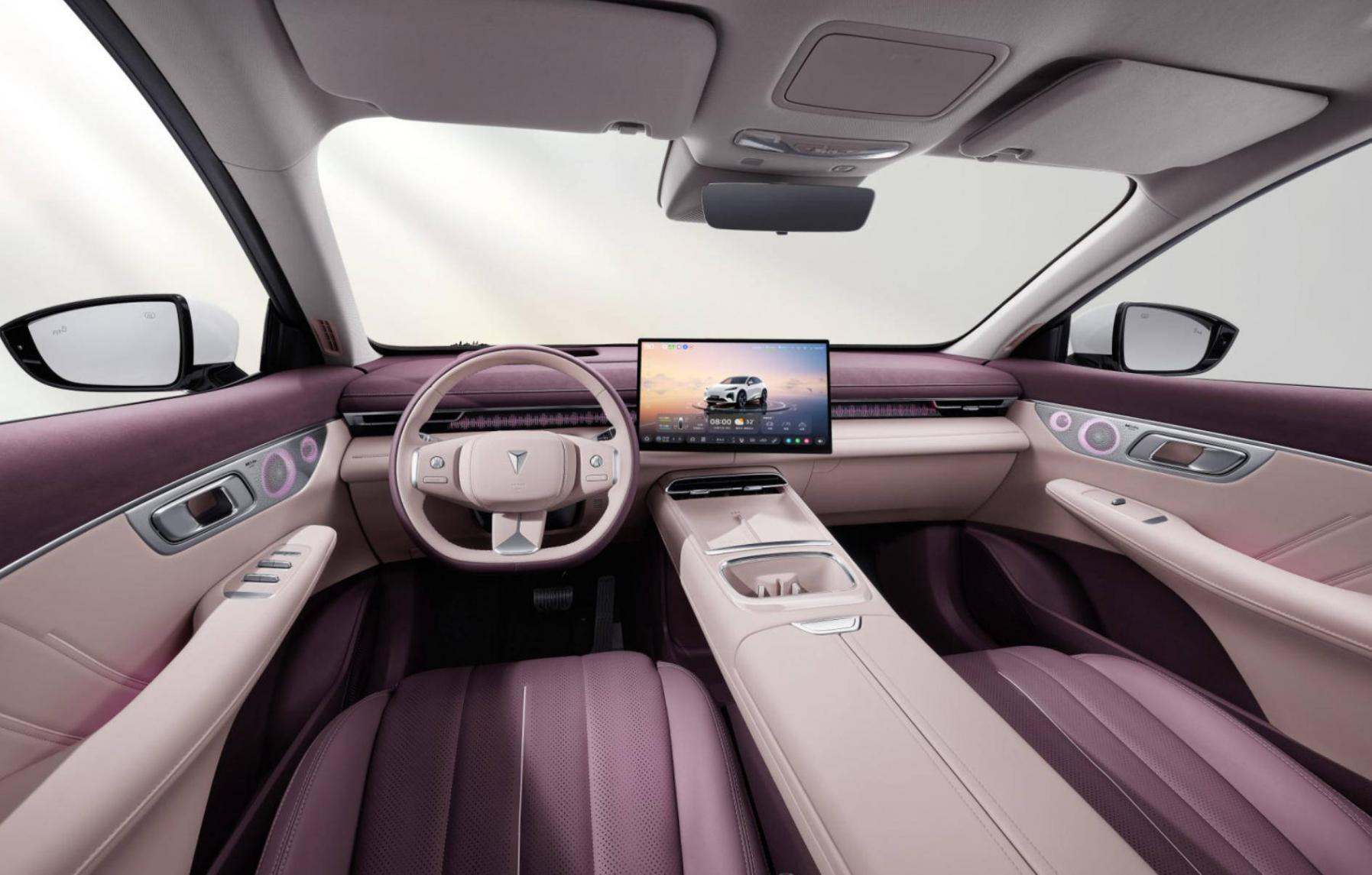 全新深藍(lán)S07亮相成都車展 搭載華為乾崑智駕