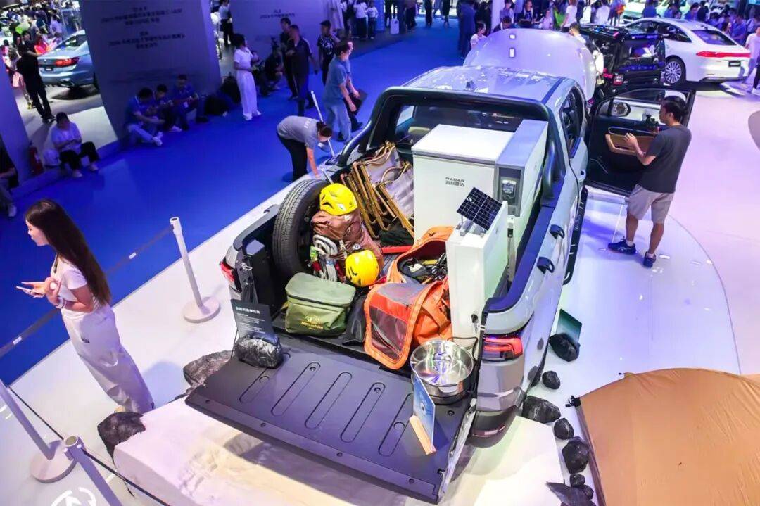 成都車展|新品+生態亮相成都車展,吉利雷達重新定義新能源皮卡標準