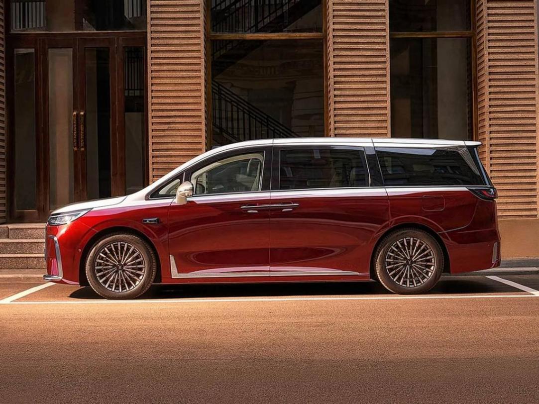 實力硬剛百萬級豪華MPV!2026款嵐圖夢想家預售價38.99萬元起