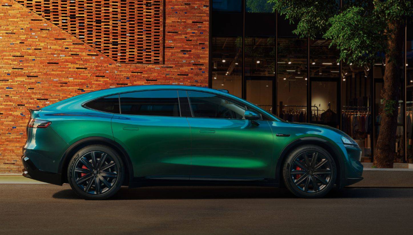 智界新款太火了,新款智界R7熱銷三個版本怎么選?