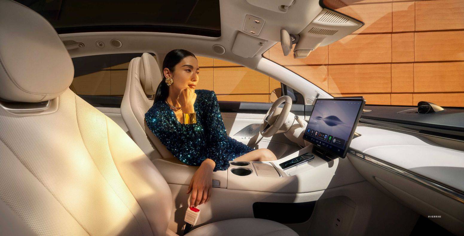 智界新款太火了,新款智界R7熱銷三個版本怎么選?