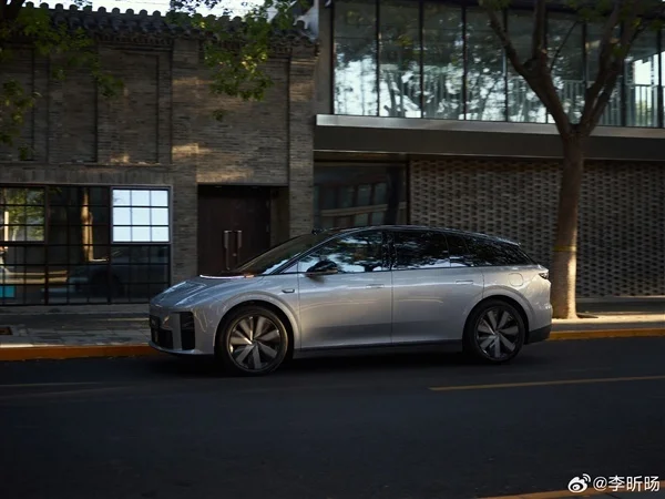 理想i6純電SUV官方實拍圖公布,月底發布