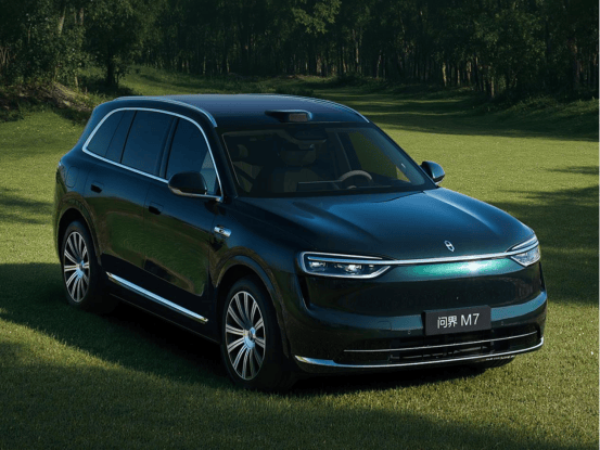 全新問界M7預售28.8萬起 技術看齊問界M8卻便宜近十萬!