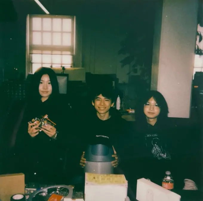 18歲女孩做養(yǎng)老機器人,上線2天賣爆了