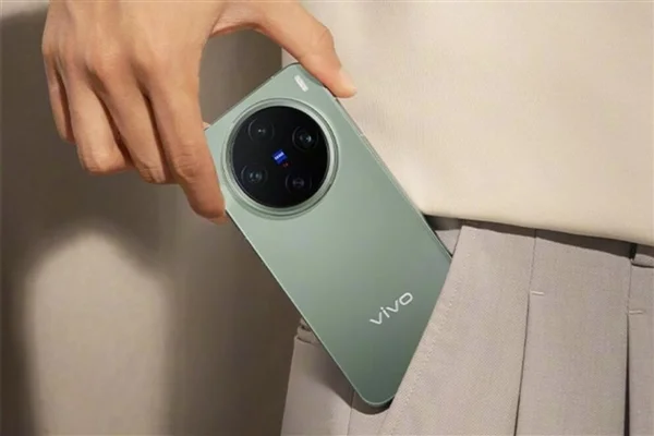 vivo X300真機出爐 韓伯嘯:X系列史上顏值最佳產品 vivo X300真機出爐 韓伯嘯:X系列史上顏值最佳產品