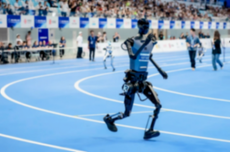 被嘲像“爺爺”的機器人背后,這一行業以半價推動11倍增長 被嘲像“爺爺”的機器人背后,這一行業以半價推動11倍增長