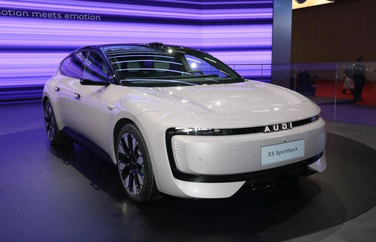 享界S9T對比奧迪E5,30萬預算,純電旅行車怎么選?