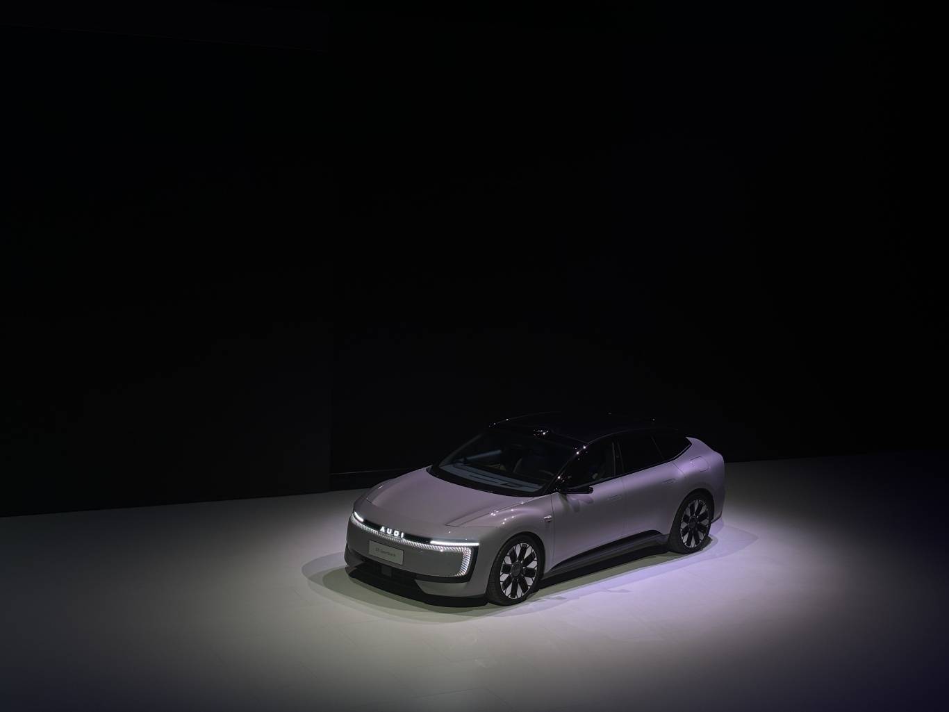 22萬級豪華電動轎跑,奧迪E5 Sportback上市30分鐘訂單破萬