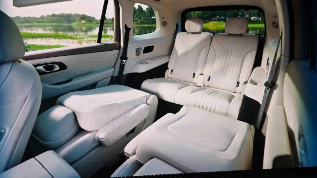 限時(shí)17.38萬元起,吉利銀河M9上市:又開始掀桌了?