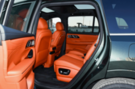 新秀吉利銀河M9和老將零跑C16,這倆大6座SUV到底咋選?