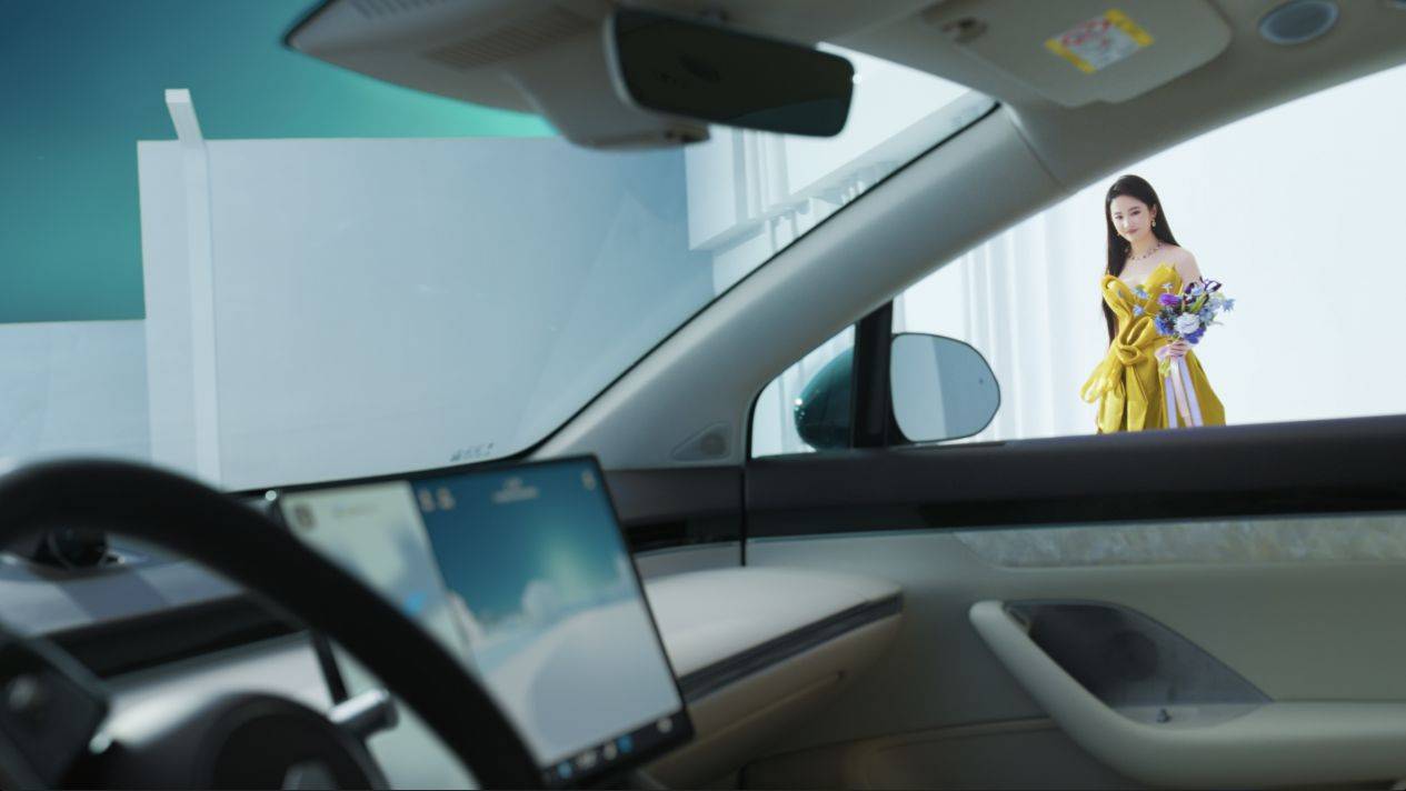 智界×劉亦菲:科技不復雜,出行本應“直接一點”