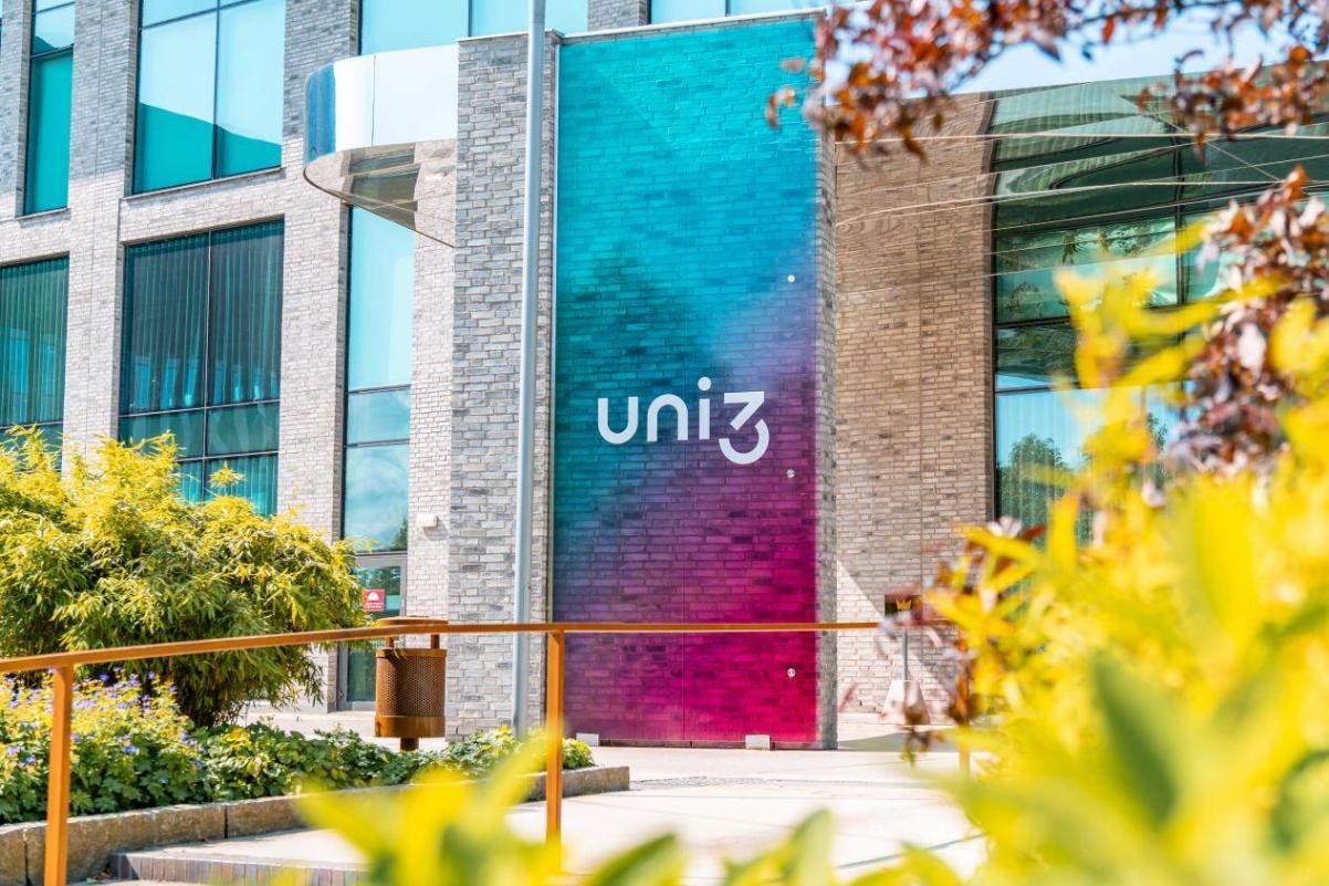 9月25日,吉利汽車通過視頻直播,首次全面開放位于瑞典哥德堡的歐洲創新中心(Uni3)