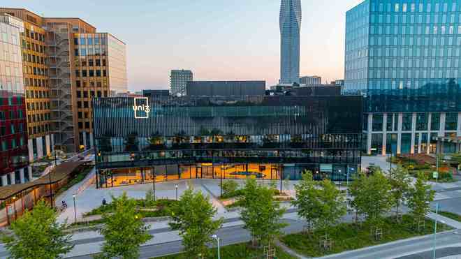 吉利瑞典研發(fā)中心秀肌肉 鏡頭里的極氪9X產(chǎn)房