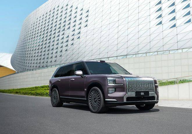 吉利瑞典研發(fā)中心秀肌肉 鏡頭里的極氪9X產(chǎn)房