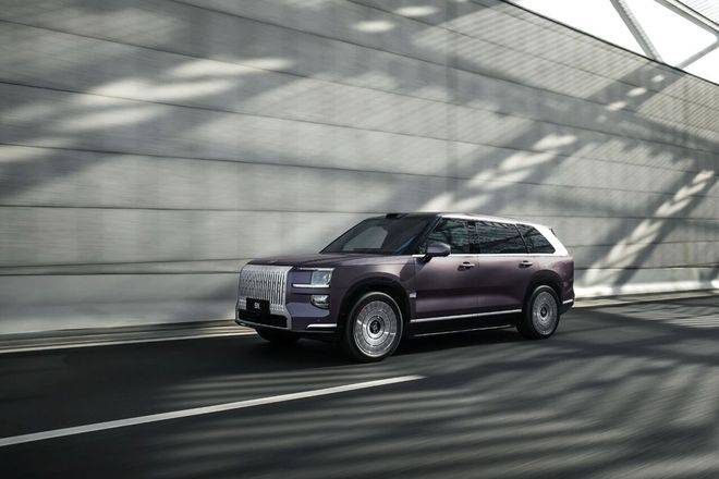 吉利瑞典研發(fā)中心秀肌肉 鏡頭里的極氪9X產(chǎn)房