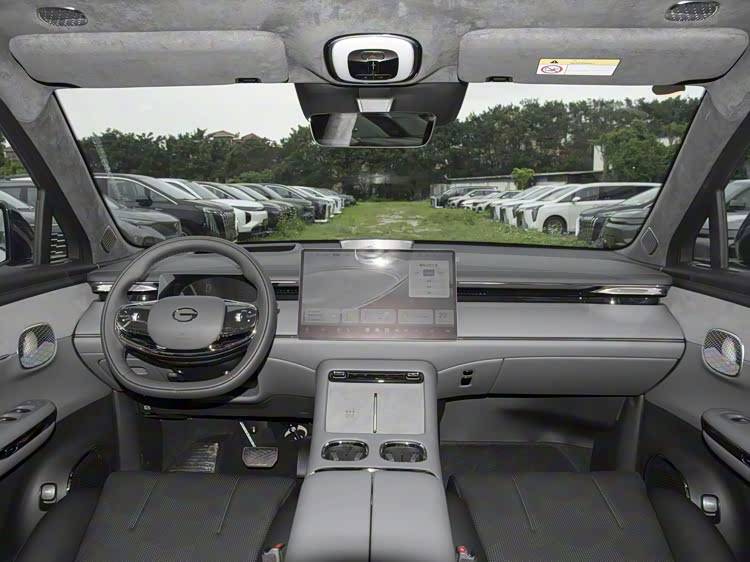 擊穿20萬級SUV價格天花板,領克08 EM-P上市