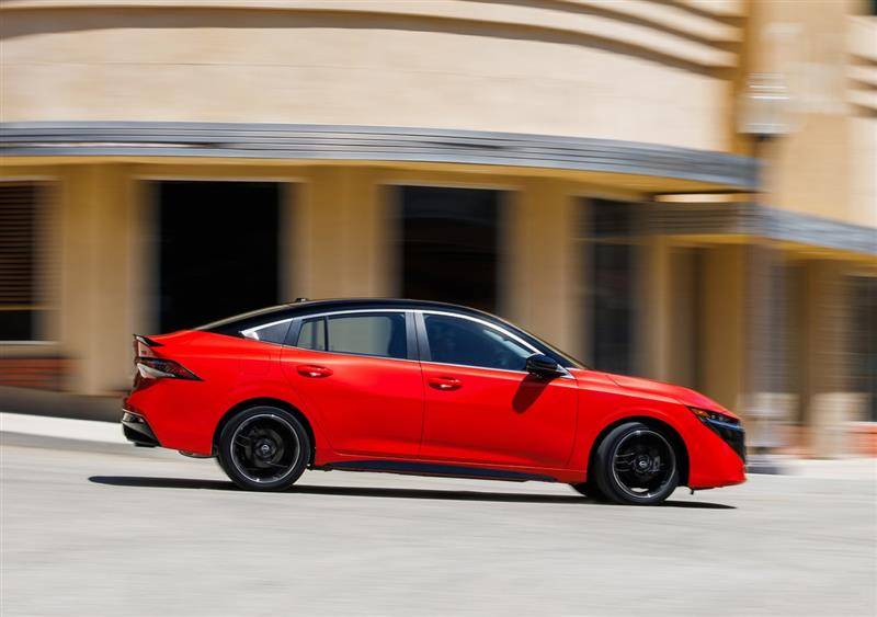 設計、配置全方位進化,新一代軒逸依舊是A級燃油轎車標桿