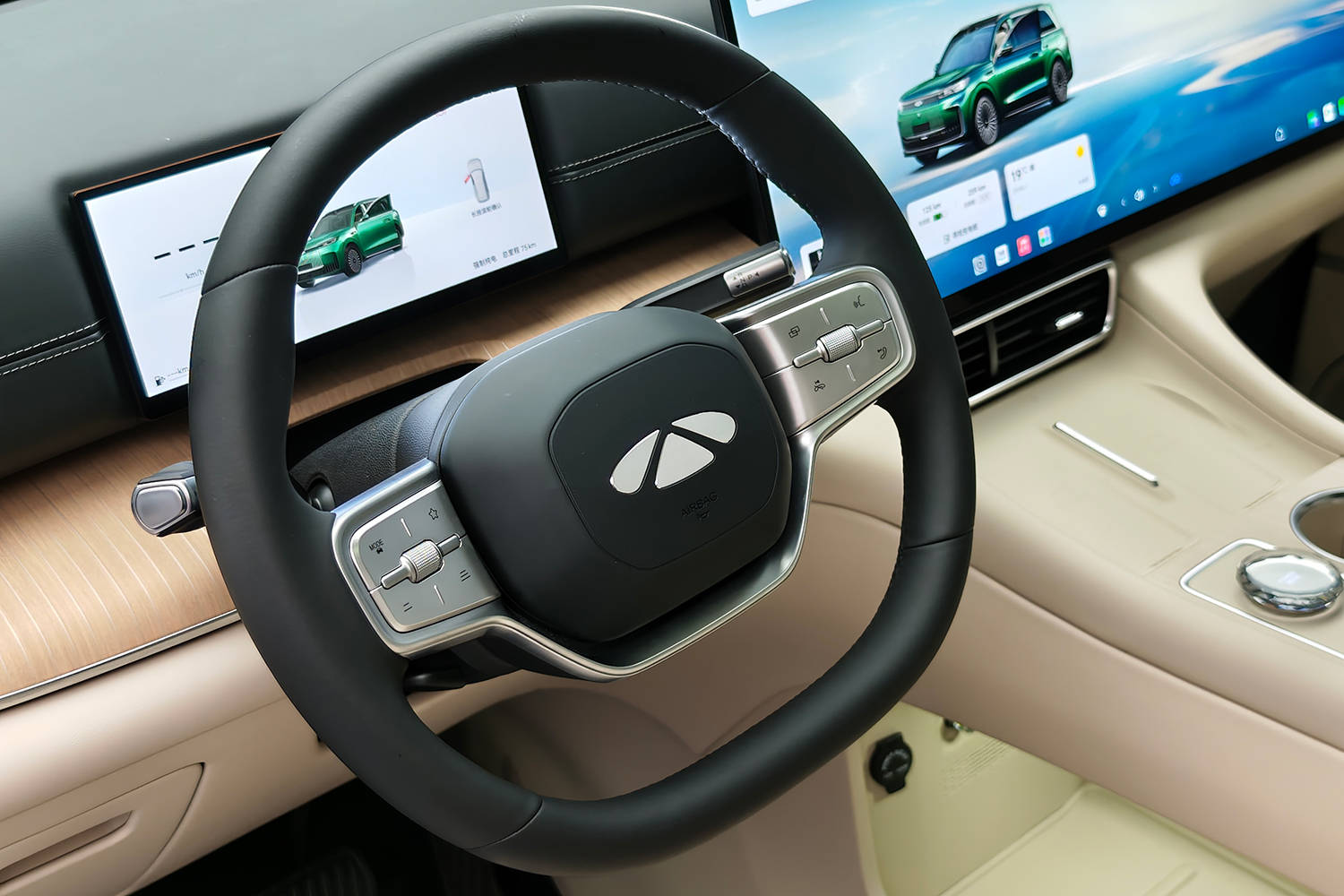 標(biāo)配6K 30英寸巨屏!靜態(tài)詳細(xì)體驗(yàn)奇瑞風(fēng)云T11