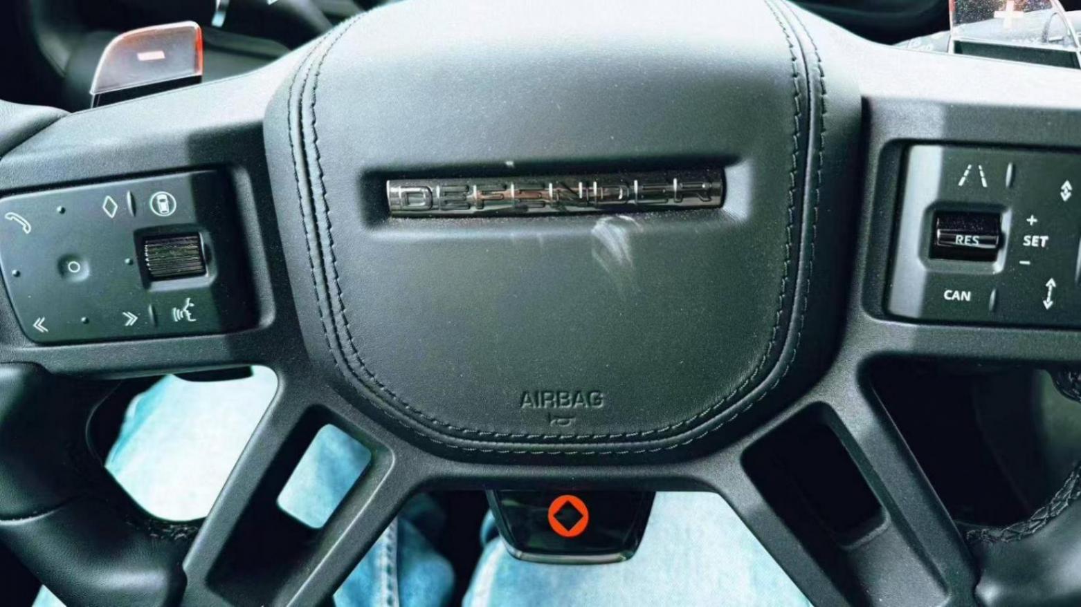 擁有路虎衛士OCTA的人,大概率也擁有值得羨慕的人生