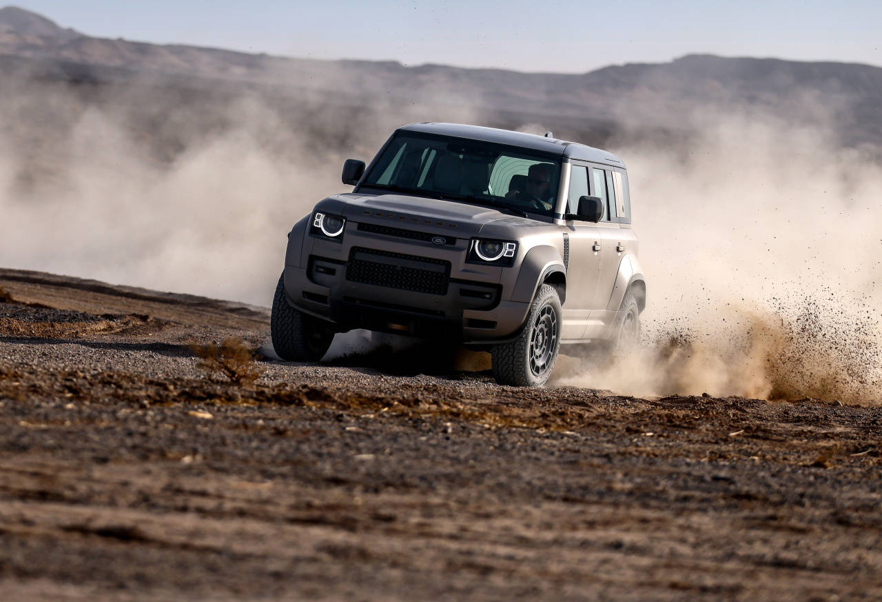 擁有路虎衛士OCTA的人,大概率也擁有值得羨慕的人生