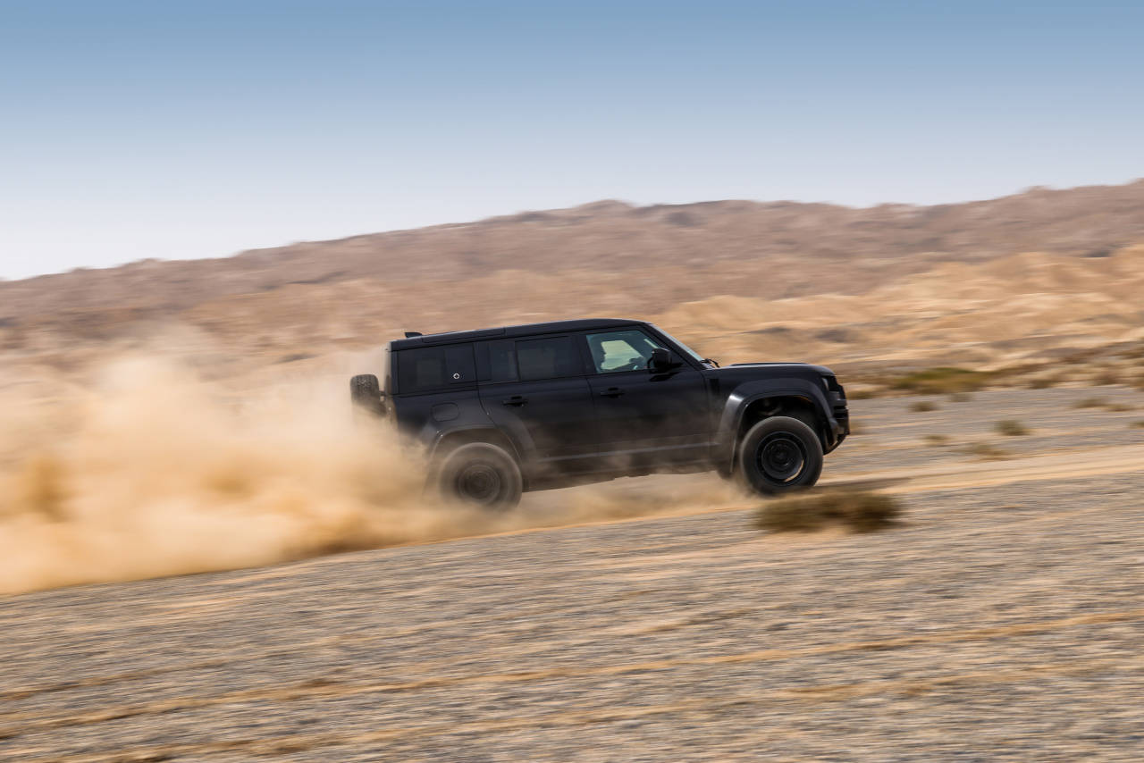 擁有路虎衛士OCTA的人,大概率也擁有值得羨慕的人生