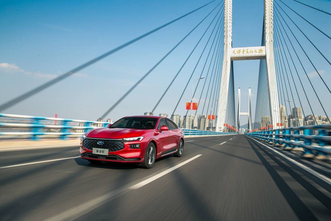 11噸壓頂不變形,6秒破百不費力!這才是蒙迪歐的“鐵漢柔情”