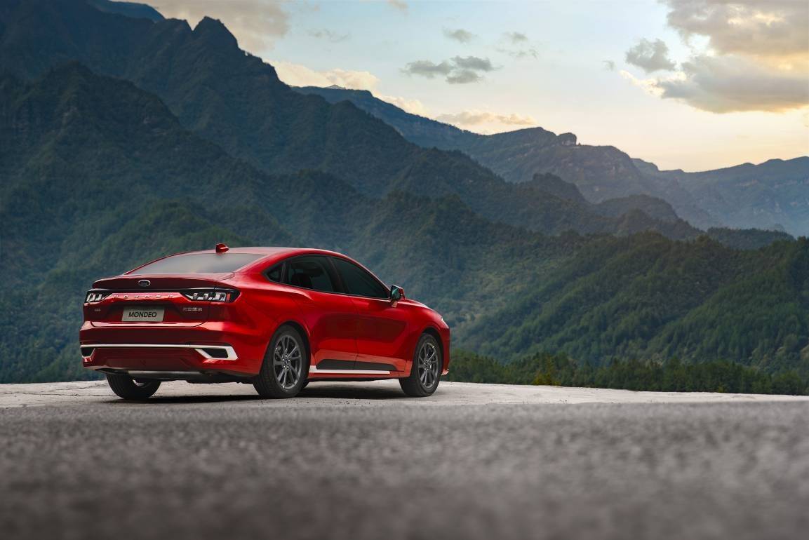 11噸壓頂不變形,6秒破百不費力!這才是蒙迪歐的“鐵漢柔情”