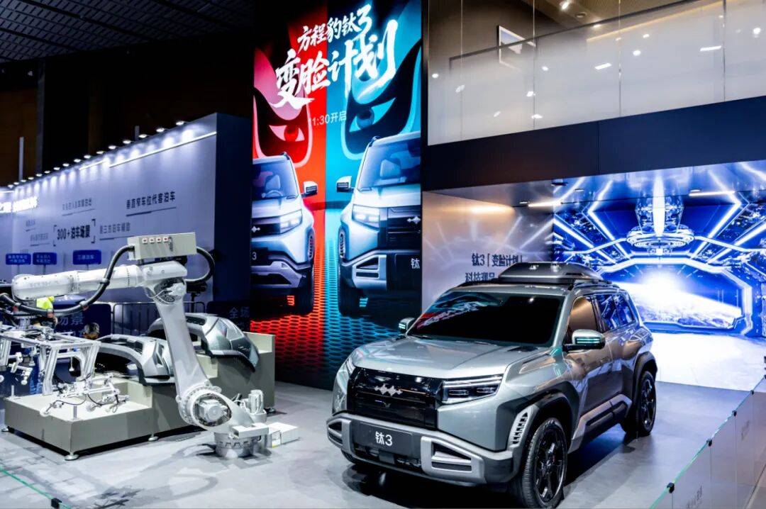 方程豹月銷“坐2望3”,比亞迪高端化找到“通關密碼”