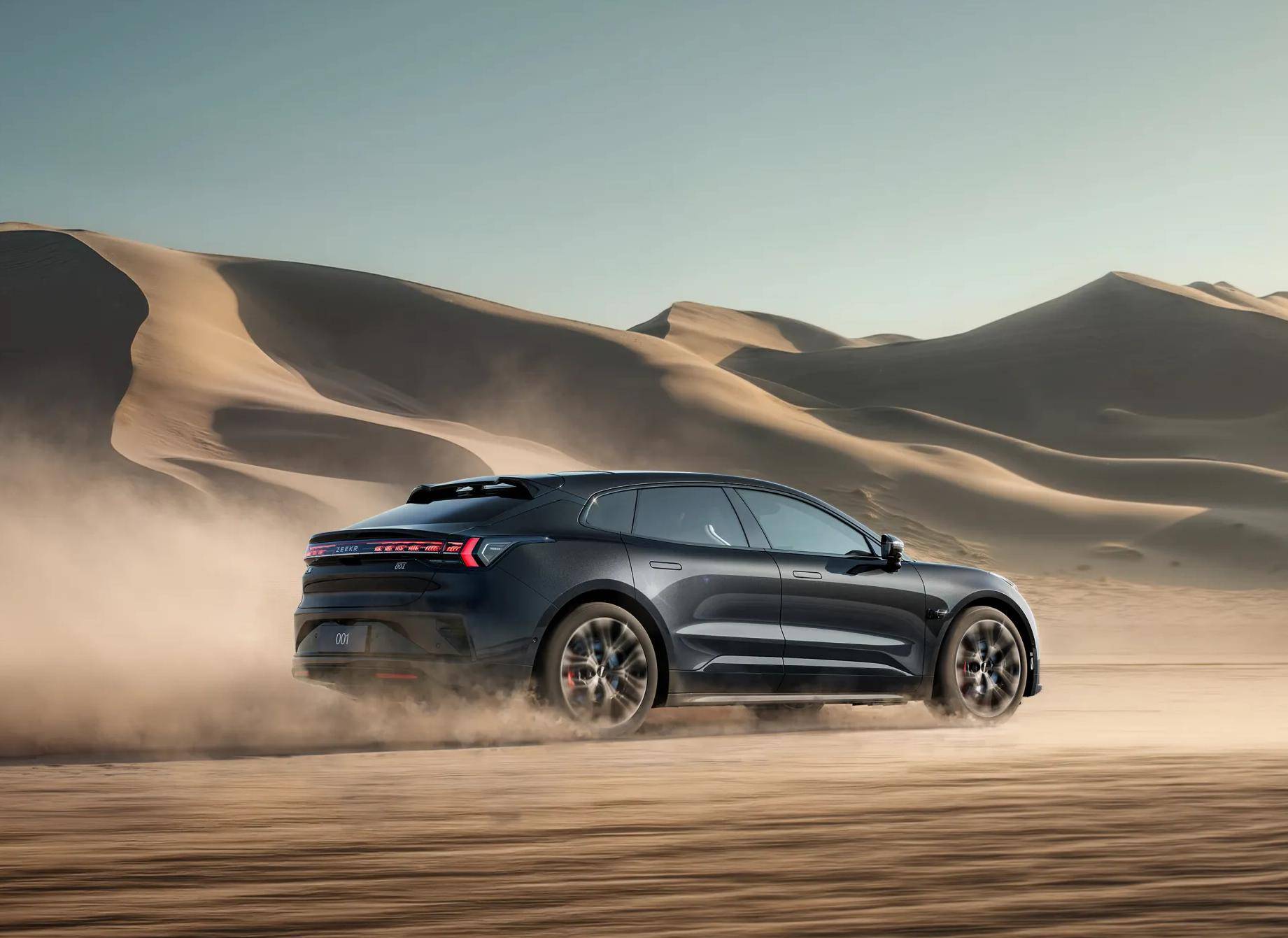 新極氪001卡住26萬元定價(jià),面對(duì)YU7/i6配置可以送,面子不能丟