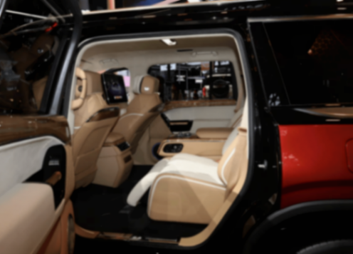 4.0T V8+8AT,5.7米6座/4座可選,國產(chǎn)旗艦SUV新上市