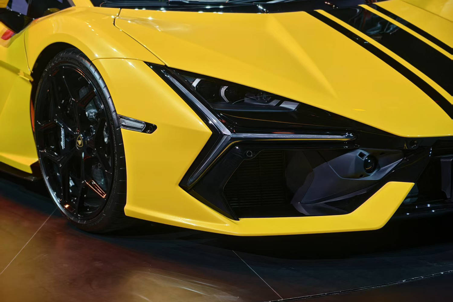 限量1臺/紀念入華20周年 蘭博基尼Revuelto 20周年紀念版首發(fā)