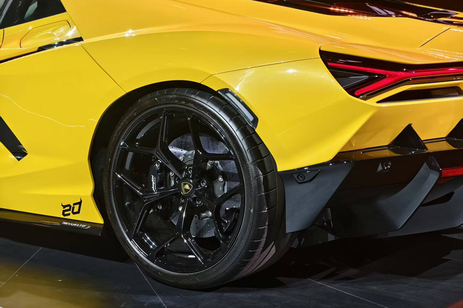 限量1臺/紀念入華20周年 蘭博基尼Revuelto 20周年紀念版首發(fā)