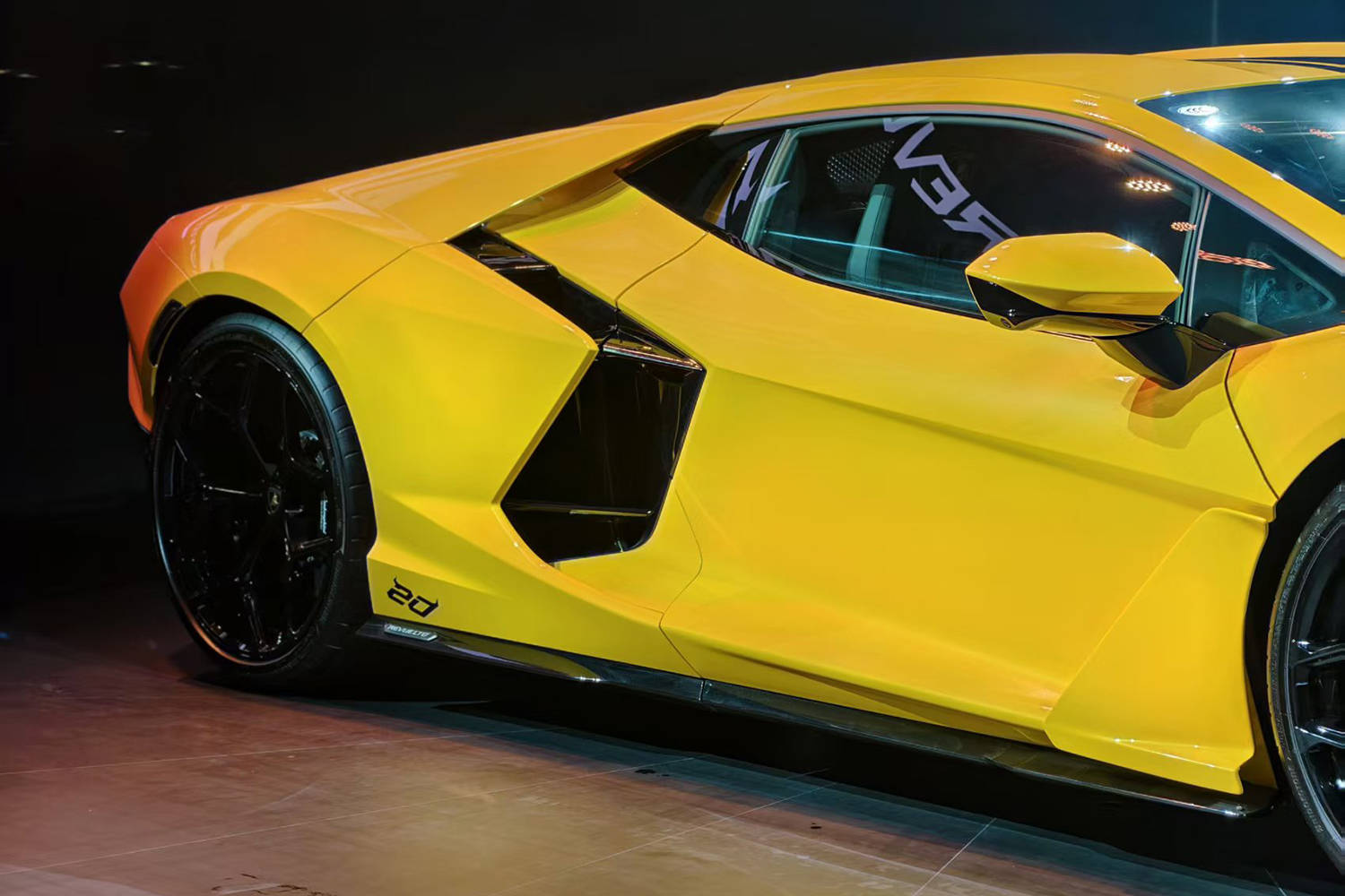 限量1臺/紀念入華20周年 蘭博基尼Revuelto 20周年紀念版首發(fā)