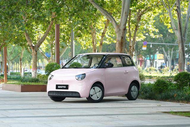 華為HiCar加持+1300Mpa鋼護航,埃尚A100C能否重塑代步車標桿?