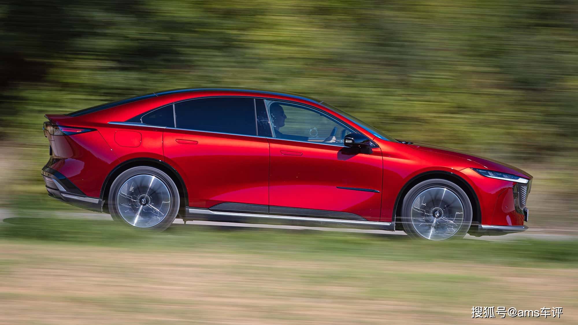 從燃油到電動,試駕馬自達6e能否撐起“馬6”的名號?