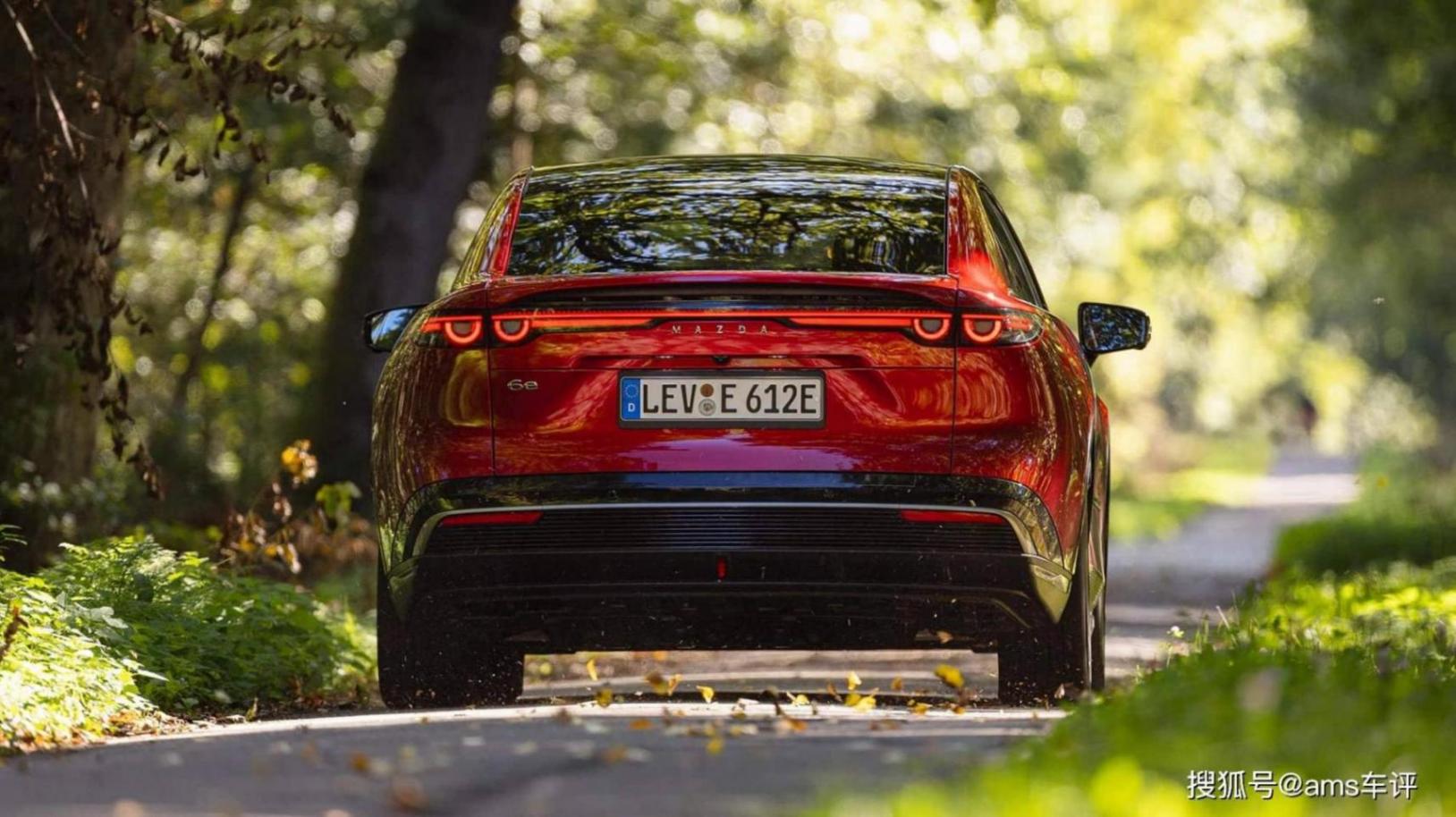 從燃油到電動,試駕馬自達6e能否撐起“馬6”的名號?