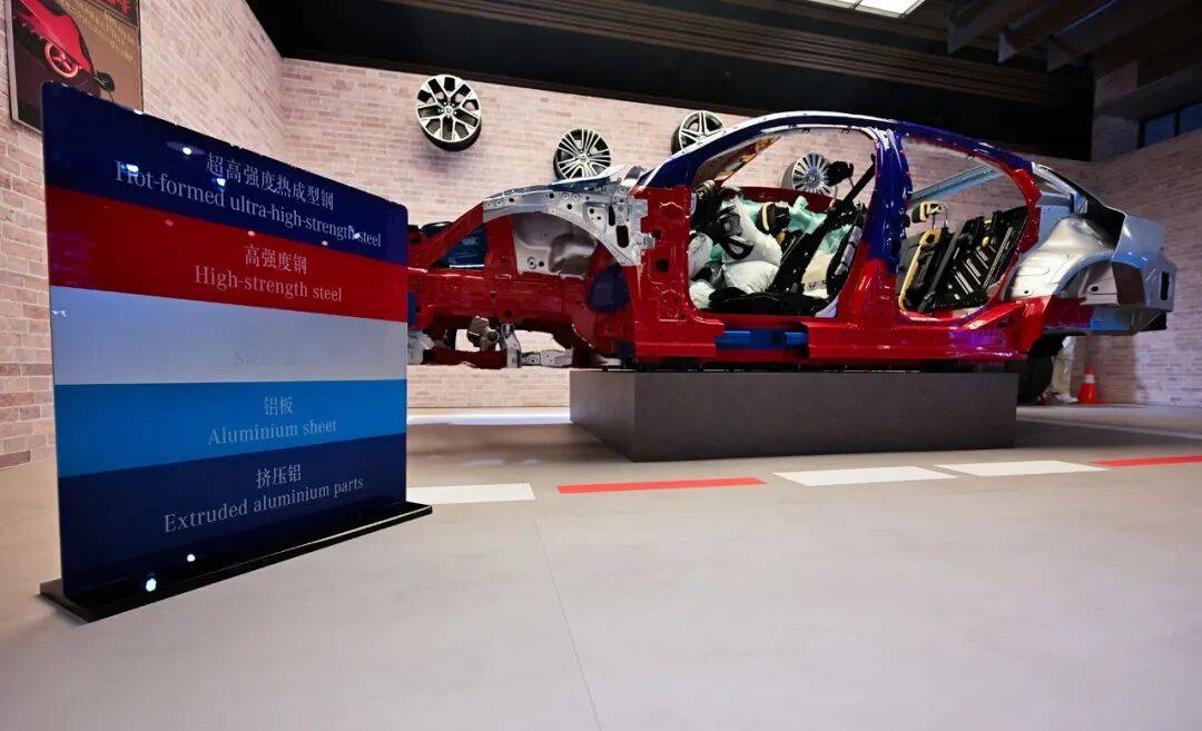 從純電CLA,看奔馳在電動時代定義新標準