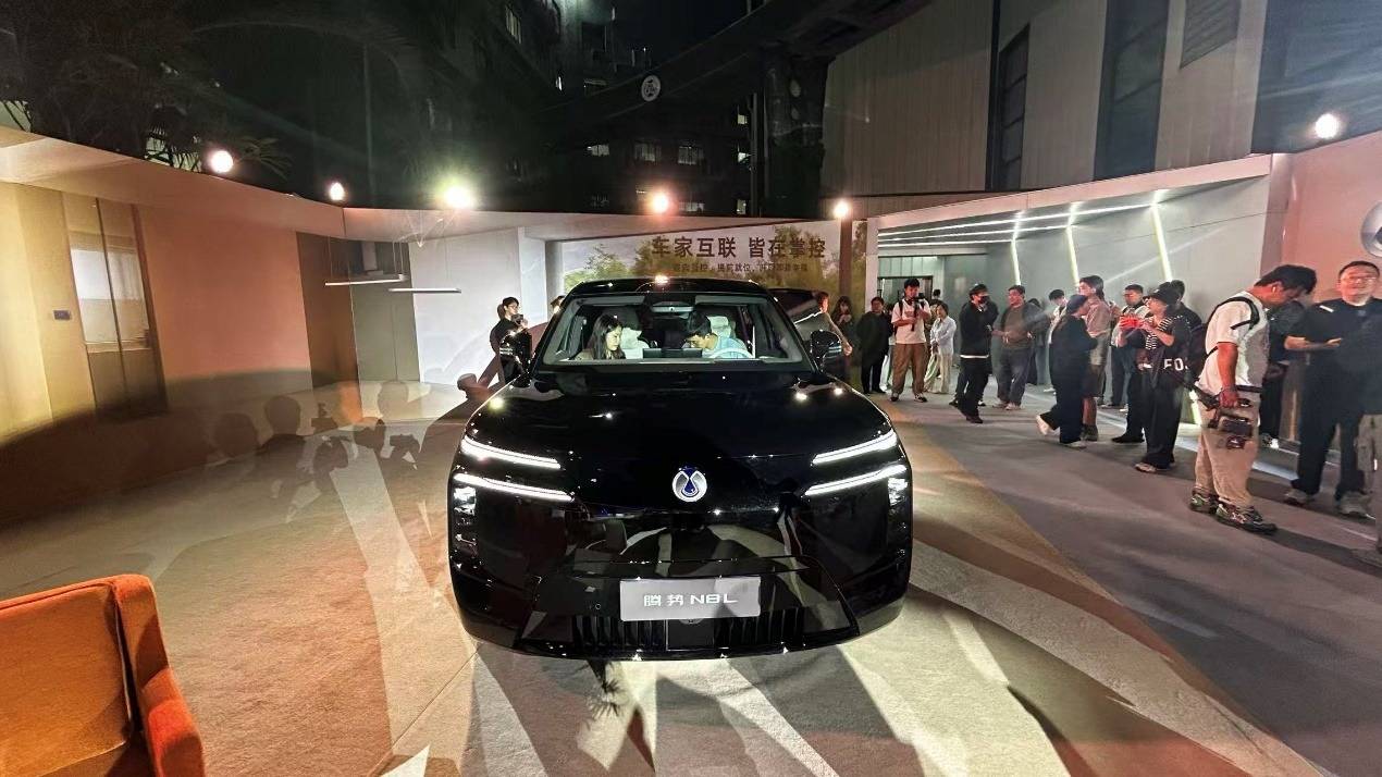 高端化戰(zhàn)略重棋落子 騰勢(shì)N8L以29.98萬起售價(jià)切入市場(chǎng)帶來變局