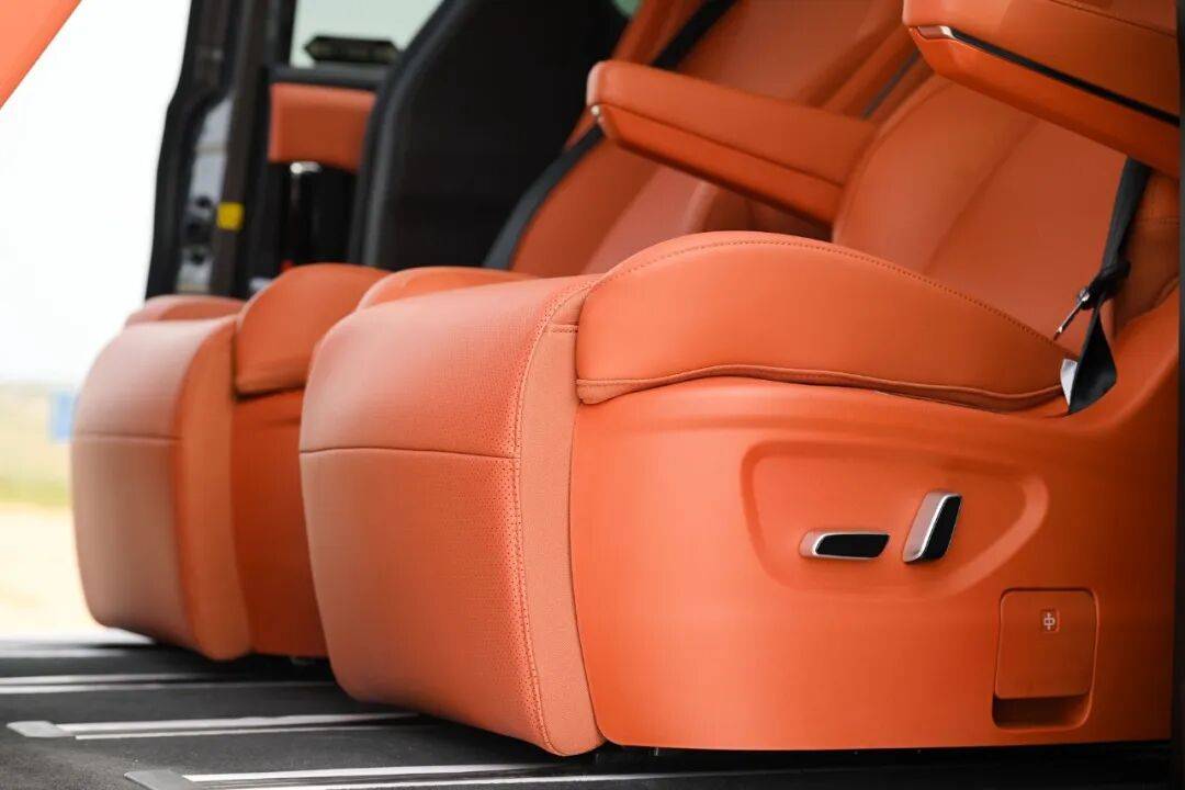 大家伙什么來頭?搶先試駕全新MPV銳勝M8