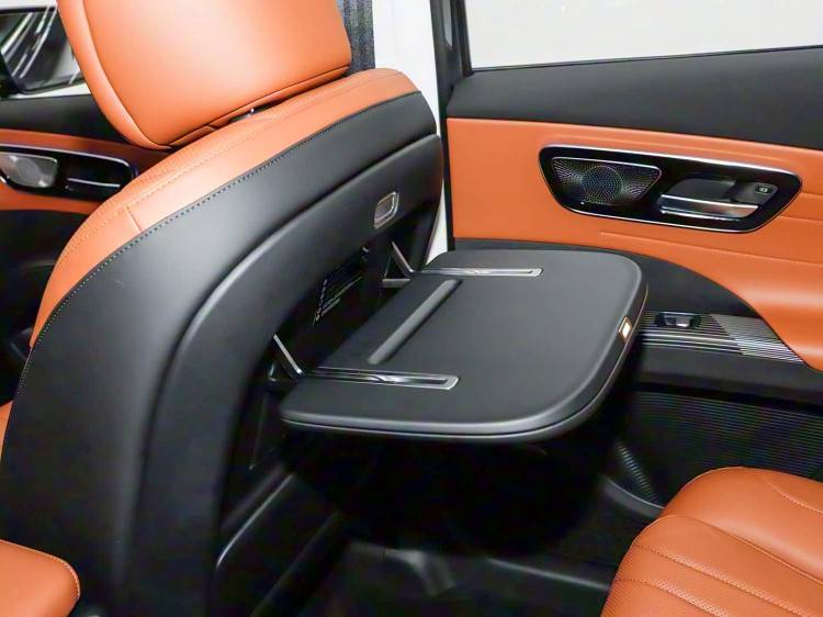 瑞虎8下月?lián)Q代上市,帶來2種外形+2種內(nèi)飾!