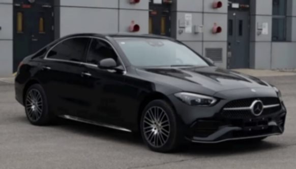 新奔馳C級諜照,不僅有三叉戟大燈,還有2.0T?